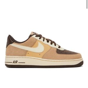 NIKE Brown Air Force 1 '07 LV8 Sneakers